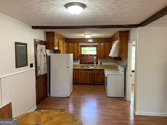 4th image of 230 Briarcliff Rd