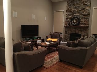 1008 North St, Suffield, CT 06078