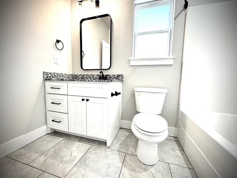 1903 E Hudson Dr — Photo 18