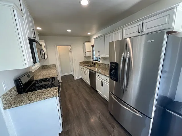 15022 Haynes St — Photo 13