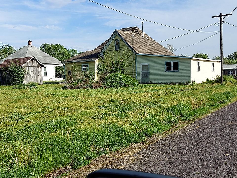 2nd image of 630 Block St