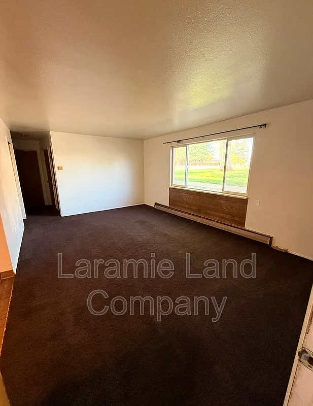 2 bed, 1.0 bath, 800 sqft, $995 — Photo 2