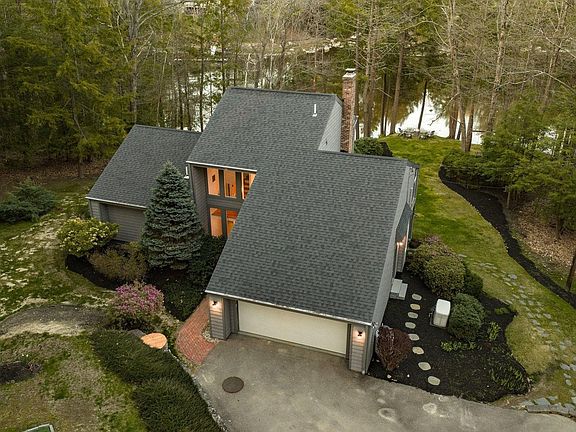 2nd image of 10 Great Cove Drive