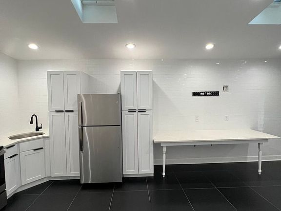 5th image of 1651 State St #11479655