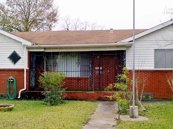 2nd image of 3500 31st St