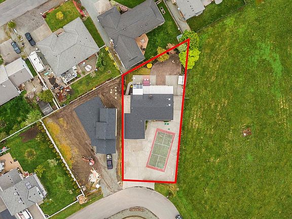 5th image of 767 Crescent Dr