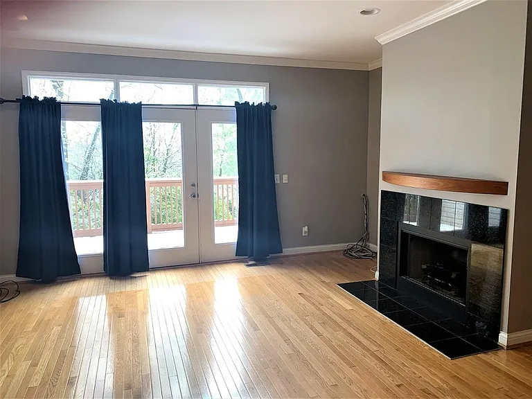 2550 Cleinview Ave — Photo 2
