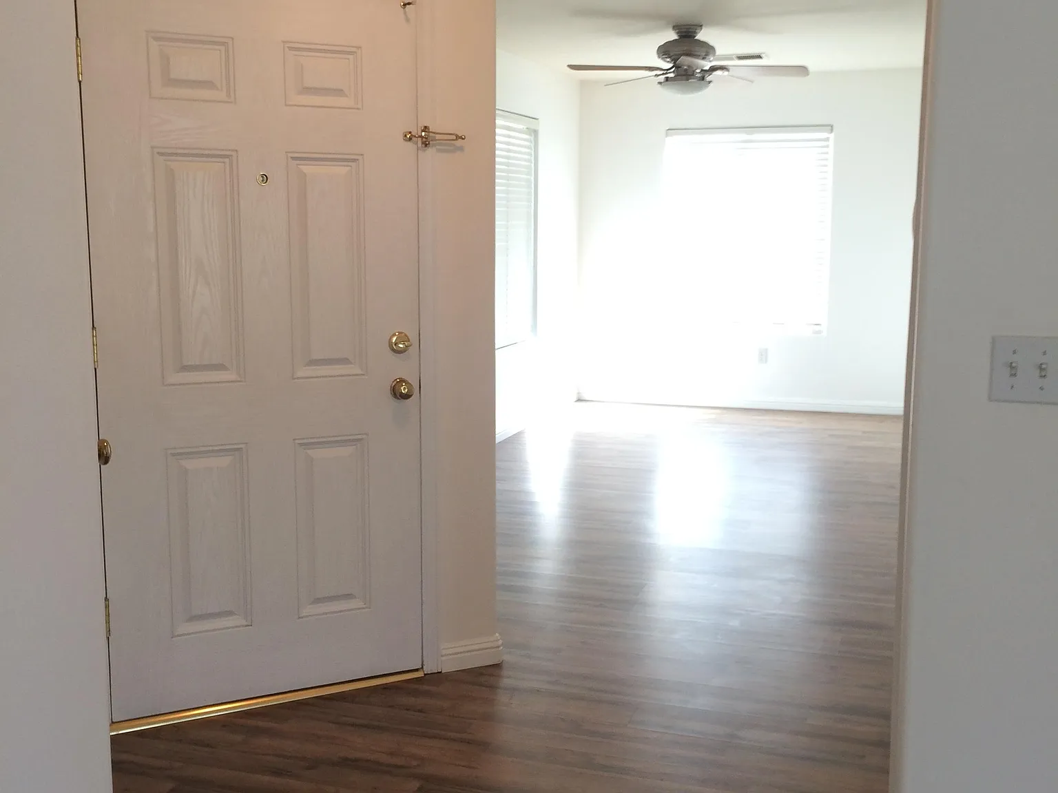 3 bed, 1404 sqft, $2,350 — Photo 2