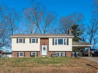 5949 Village Ln, Roanoke, VA 24019