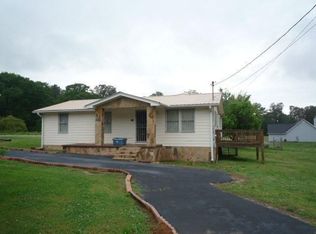 611 Ishman Ballard Rd, Newnan, GA 30263