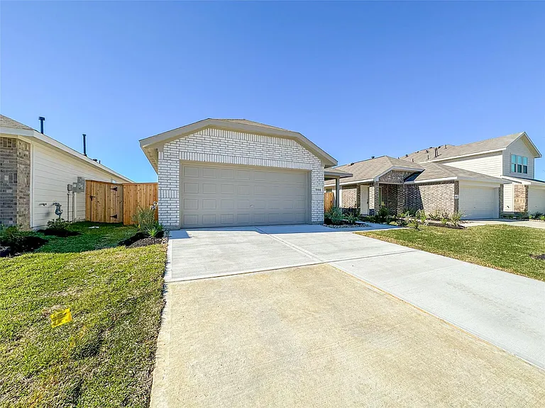1444 Las Cuevas Dr — Photo 3