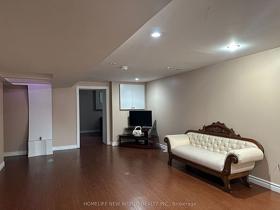 3rd image of 29 Fulham St #Basement