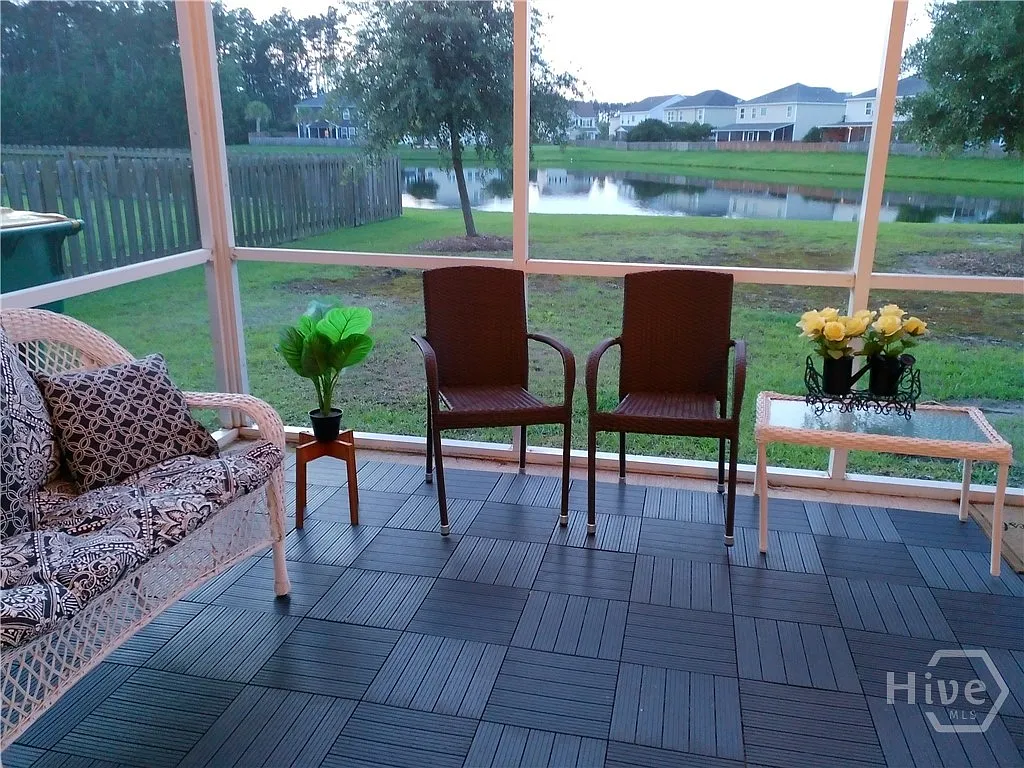 3 bed, 2.5 bath, 2364 sqft, $2,500 — Photo 3
