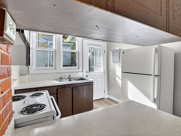 4th image of 4320-4336 NE 57th Skidmore #4324