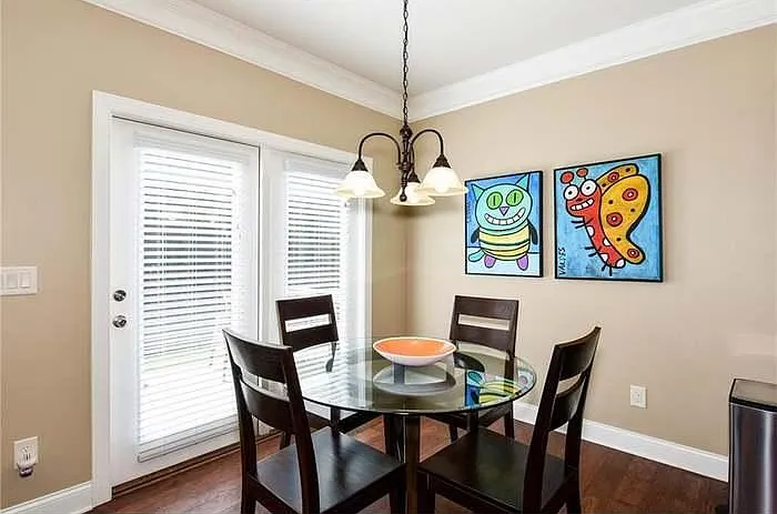 1470 Roswell Manor Cir — Photo 10