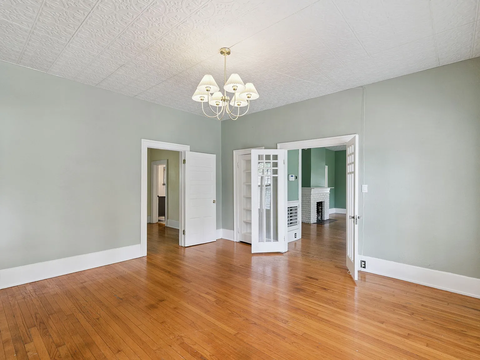 2400 South Park Avenue - 1 — Photo 3