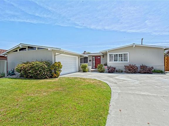 2nd image of 2822 Theresa Ln
