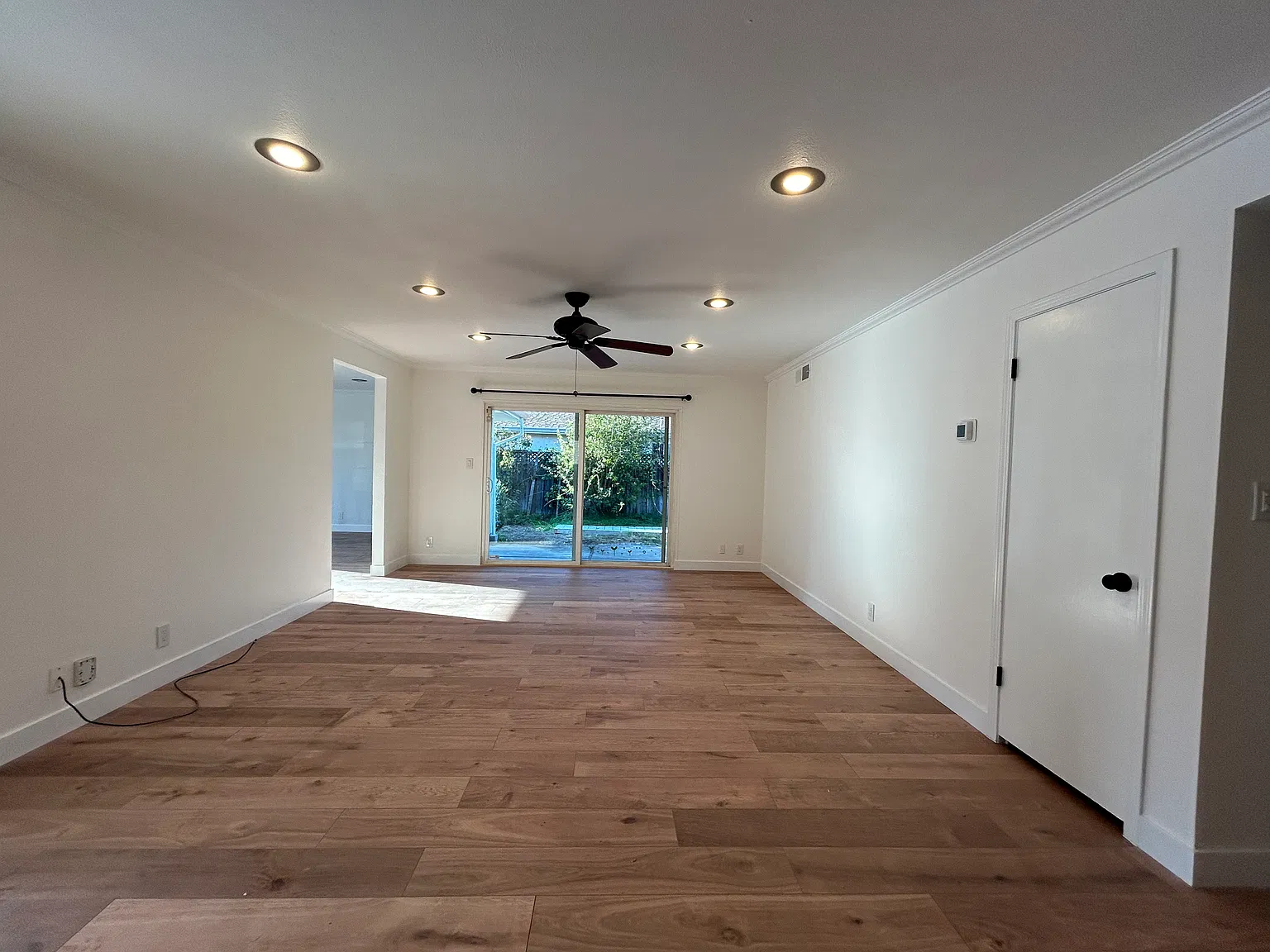 3 bed, 1380 sqft, $4,300 — Photo 3