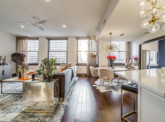 5th image of 411 W 7th St APT 605