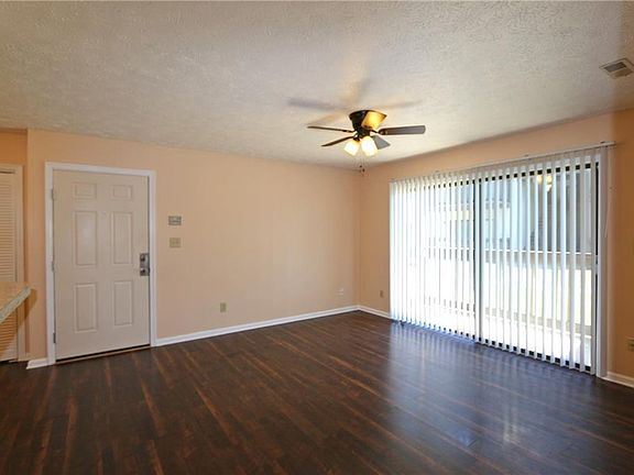 Spacious living room