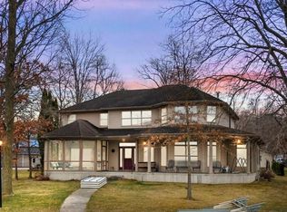 580 Lakeside Dr, Rome City, IN 46784