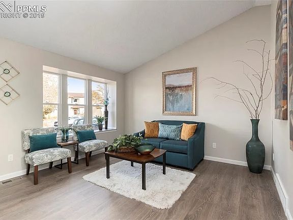 5th image of 4323 Fletcher Dr