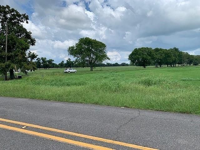 2nd image of 302 Farm Ln #1