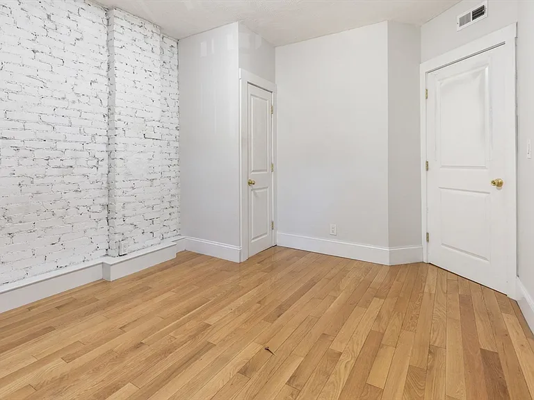 64 Florida St #2 — Photo 22