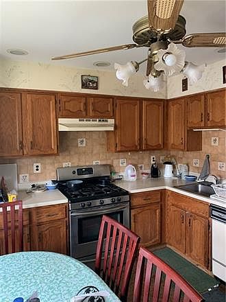 2nd image of 39 Tiger Lily Ct