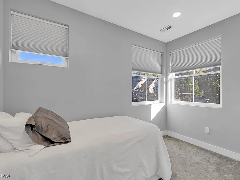 2702 Bridge Ave — Photo 22