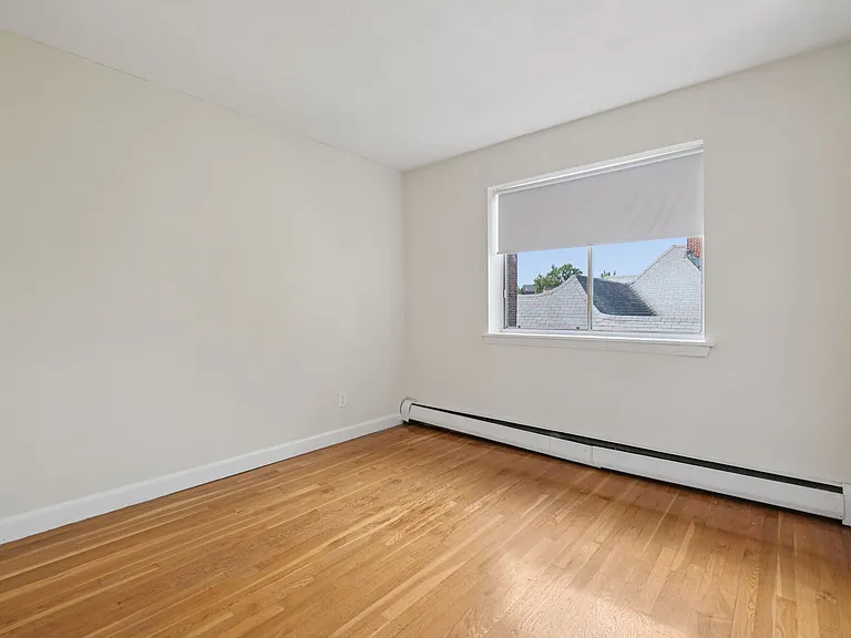 Gardner Street Apartments — Photo 38