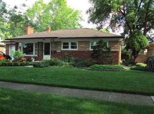 21025 Lakeland St, Saint Clair Shores, MI 48081