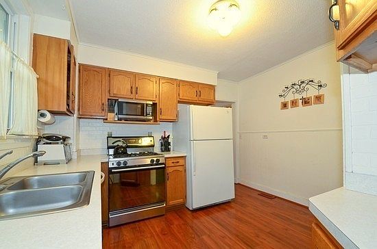 5th image of 8907 N Keeler Ave