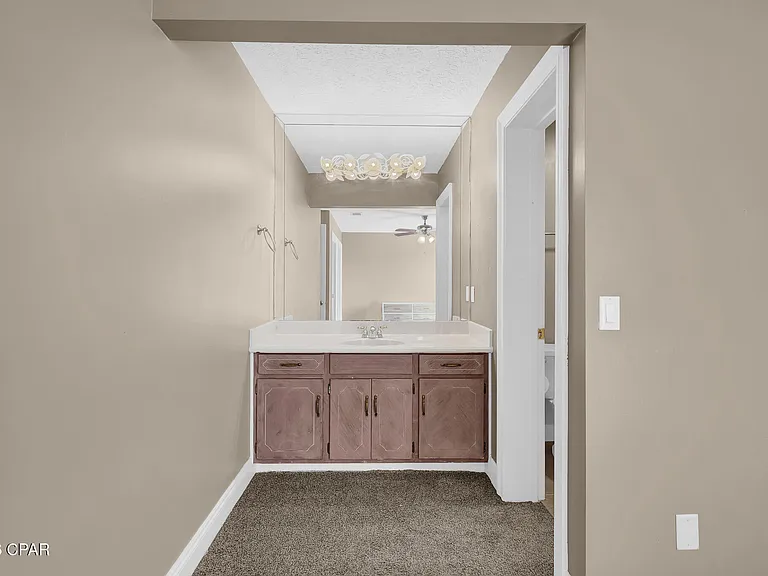 1365 Capri Dr — Photo 40
