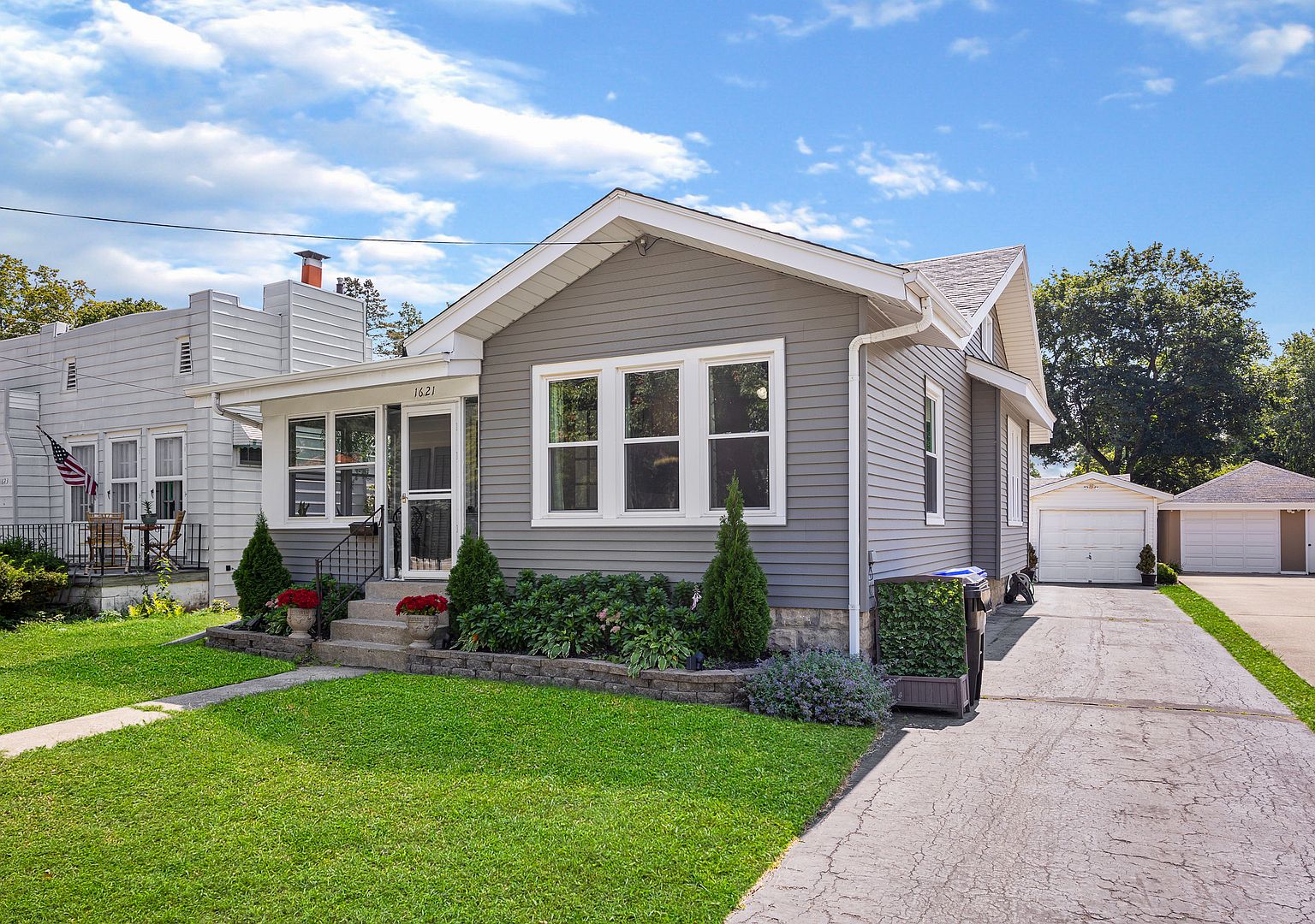 1621 E Oakland Ave, Bloomington, IL 61701 Zillow