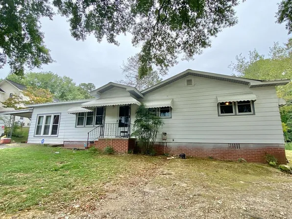 110 Dorsey St, Calhoun, GA 30701