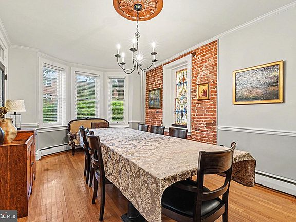 4th image of 322 S College St