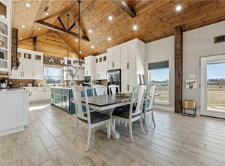 971 W 1st Ave, Gentry, AR 72734