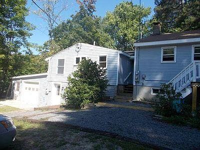 2nd image of 322 Main St APT 3