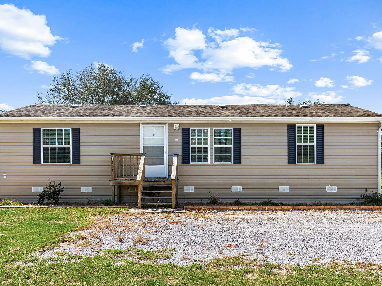 3 bed, 1296 sqft, $3,000 — Photo 1