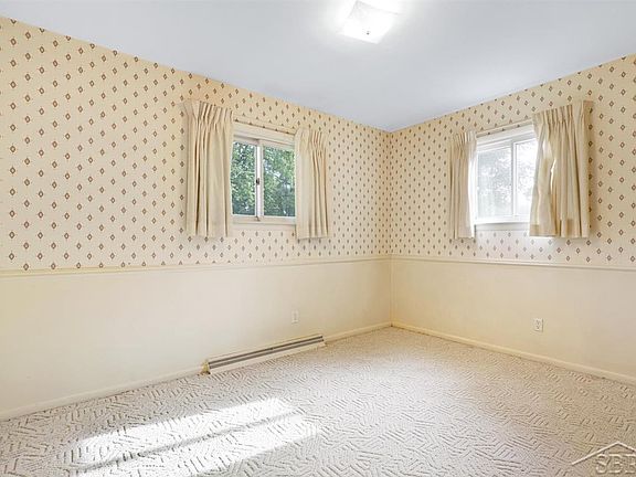 3rd image of 4909 Brook Dr