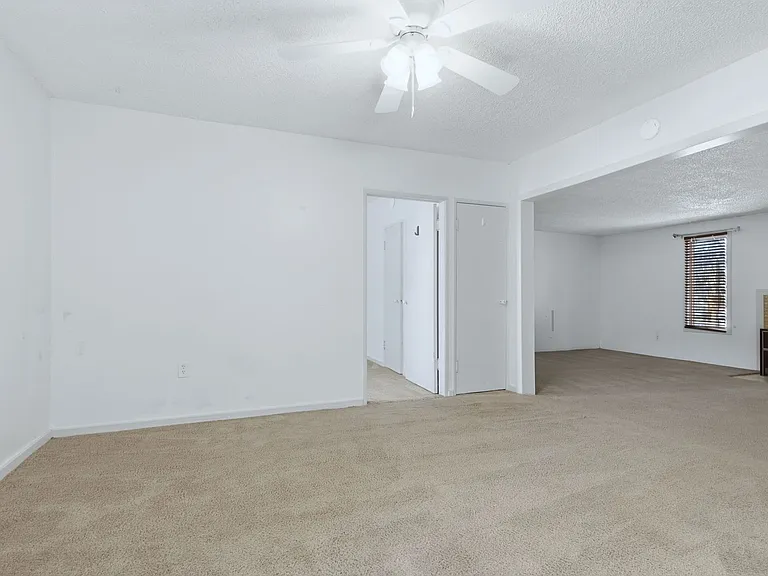415 Lewis St — Photo 17