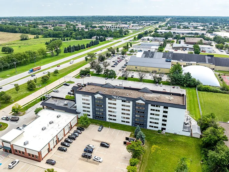 The McCoy at 8035 Apartments - Clive — Photo 25