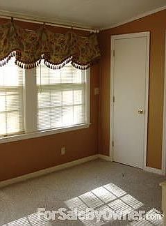 5th image of 526 N Lake Dr