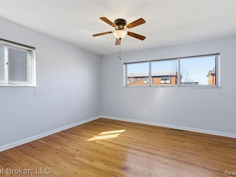 4840 Briarwood Ave #2 — Photo 14