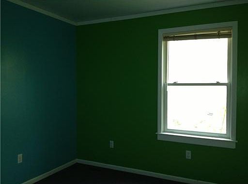 5th image of 823 Miner St