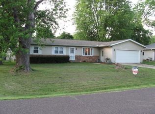 2704 Deveron Cir, Pekin, IL 61554