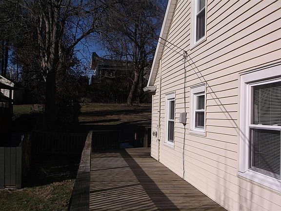 4th image of 606 Winding Way Ct