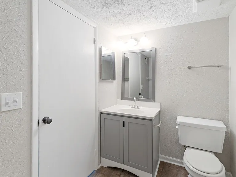 Westminster Club Apartments — Photo 36