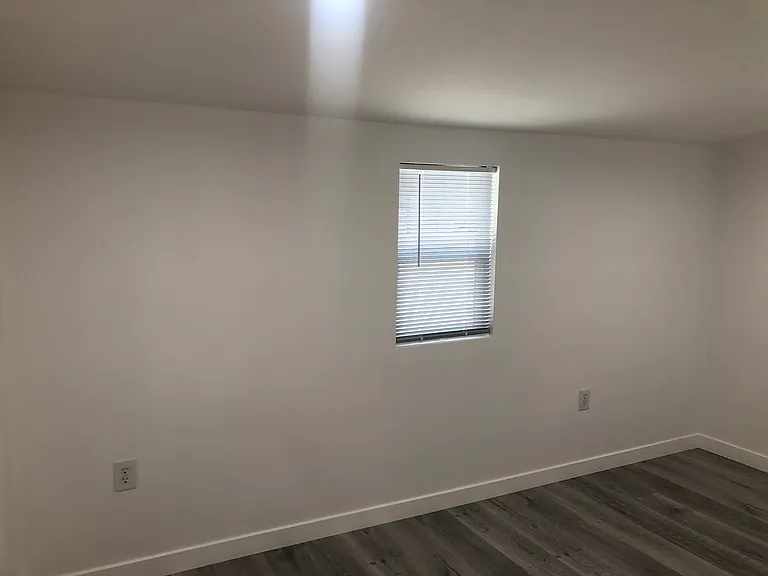629 Glendale Trl — Photo 10